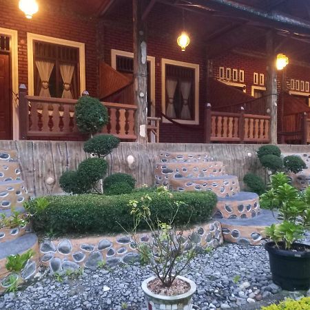 Sahnan Guest House Букит Лаванг Екстериор снимка