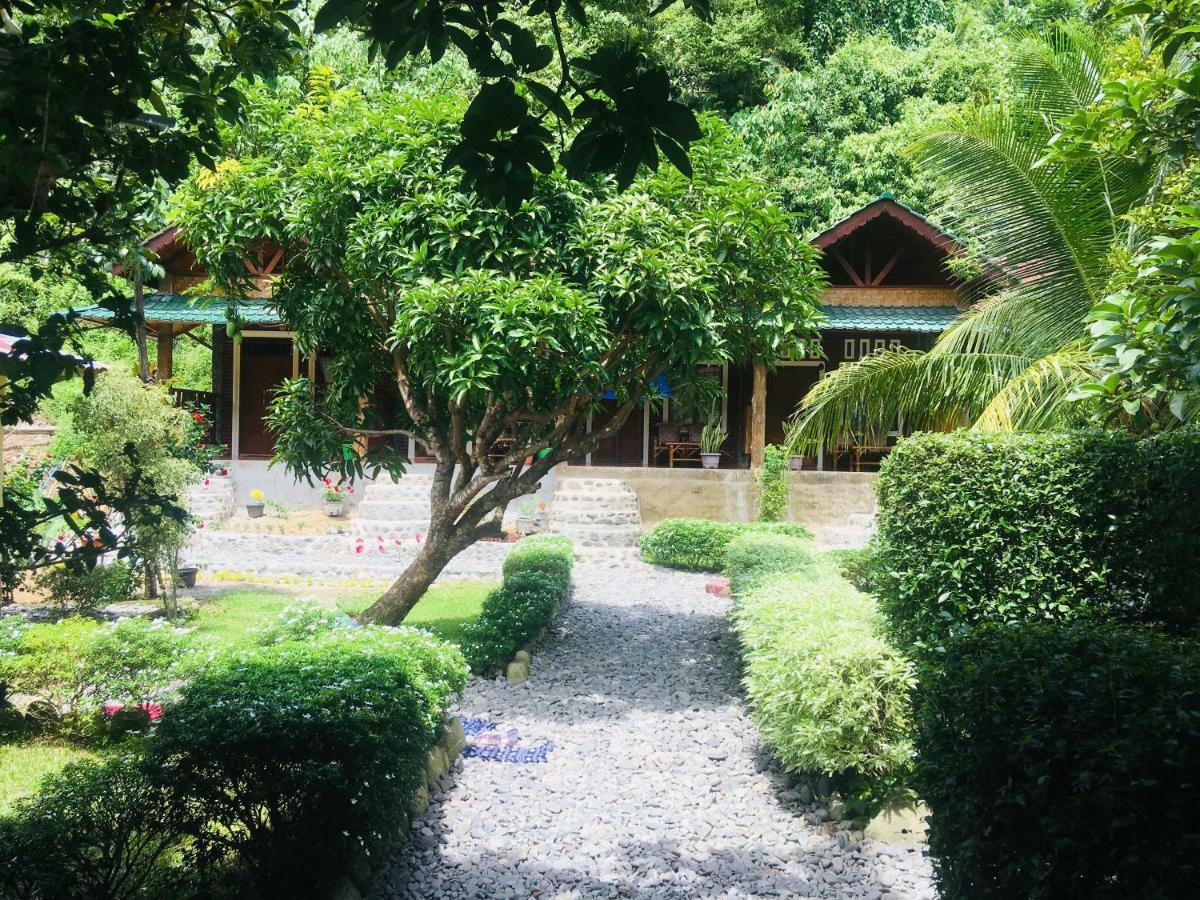 Sahnan Guest House Букит Лаванг Екстериор снимка