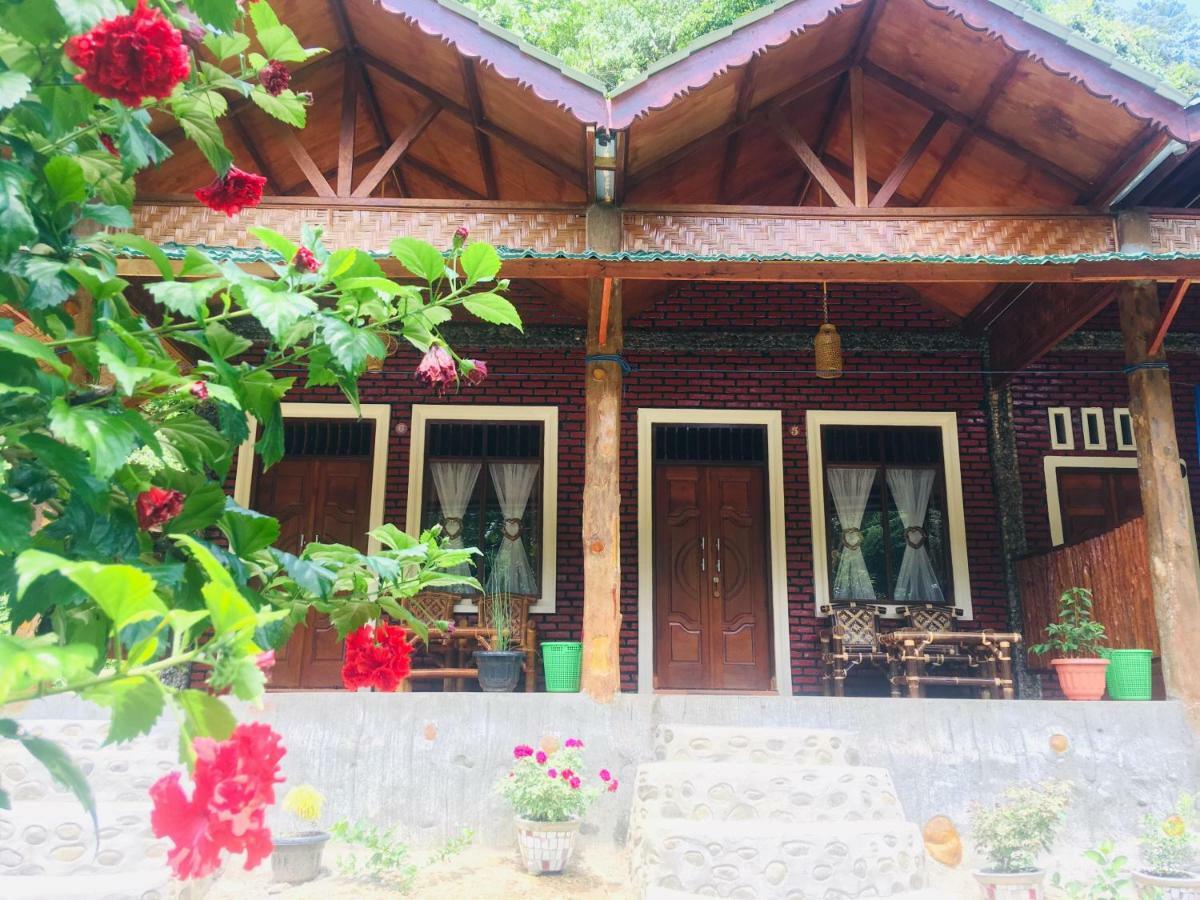 Sahnan Guest House Букит Лаванг Екстериор снимка