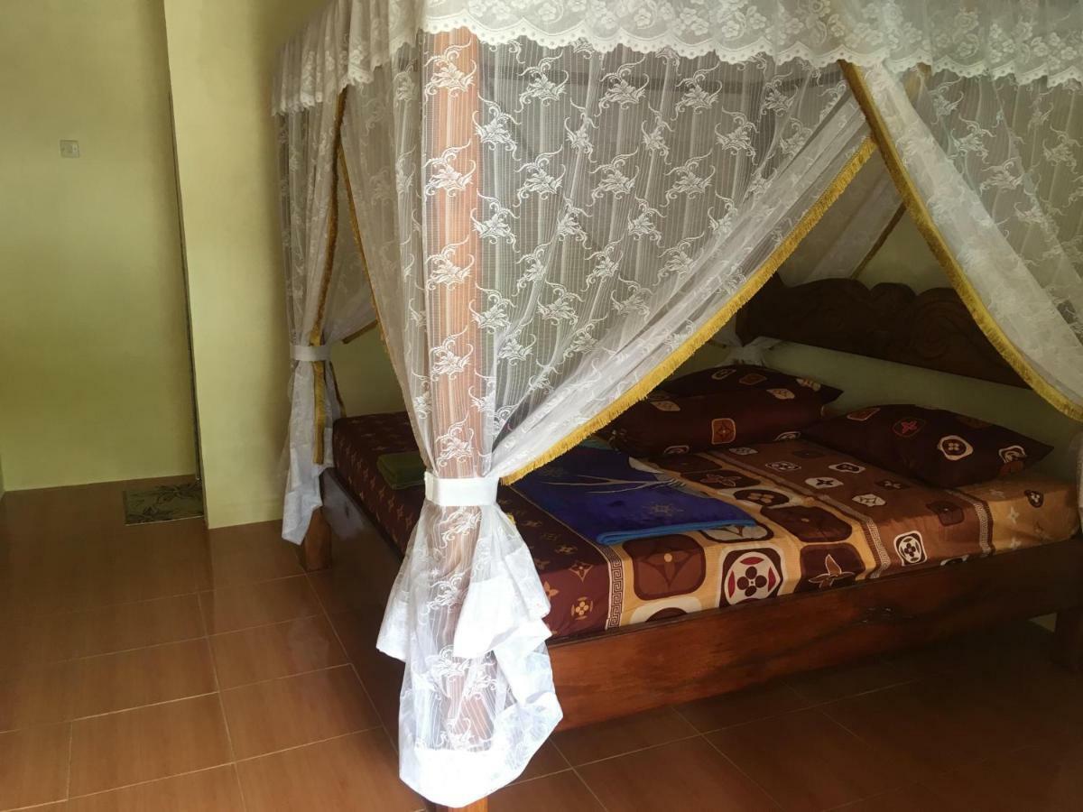 Sahnan Guest House Букит Лаванг Екстериор снимка